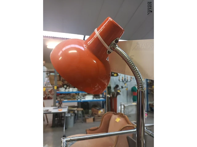 Lot 37 - vintage oranje lamp - afbeelding 5 van  5
