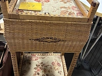 Lot 37 - vintage rotan en rieten naaimeubel - 1960/1975