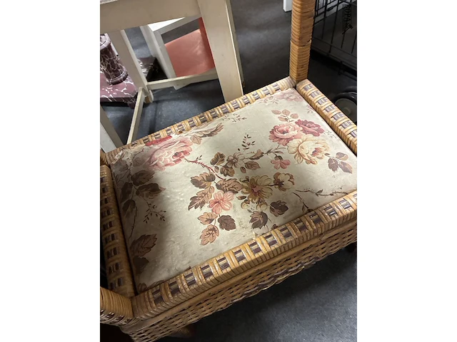 Lot 37 - vintage rotan en rieten naaimeubel - 1960/1975 - afbeelding 3 van  3