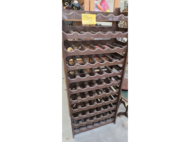 Lot 37 - wijn rekken in kuntstof stapelbaar ong 11 stuks - afbeelding 2 van  2