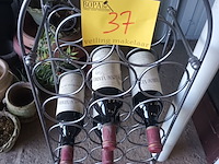 Lot 37 - wijnrek met oude wijnen. 5 stuks - afbeelding 3 van  3