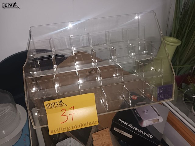 Lot 37 - winkeldecoratie - afbeelding 3 van  7