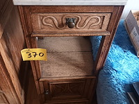 Lot 370 - art nouveau nachtkastje - afbeelding 1 van  4