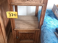 Lot 370 - art nouveau nachtkastje - afbeelding 2 van  4