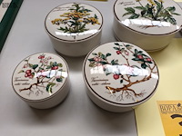 Lot 370 - dekselpotjes villeroy & boch. 6 stuks - afbeelding 2 van  5