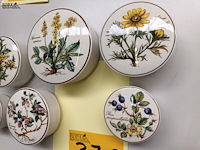Lot 370 - dekselpotjes villeroy & boch. 6 stuks - afbeelding 3 van  5