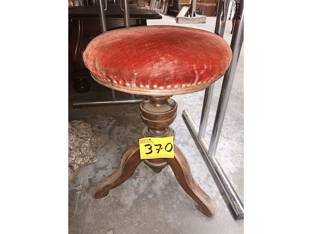 Lot 370 - pianostoel - afbeelding 1 van  3