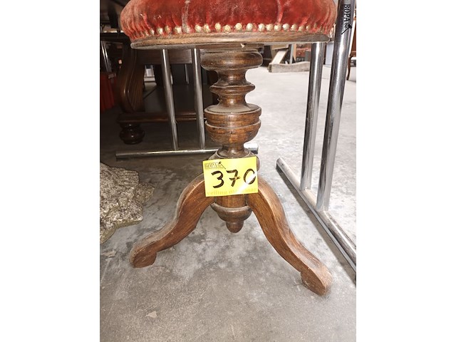 Lot 370 - pianostoel - afbeelding 2 van  3