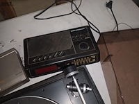 Lot 370 - platenspeler en radio’s. 3 stuks - afbeelding 4 van  4