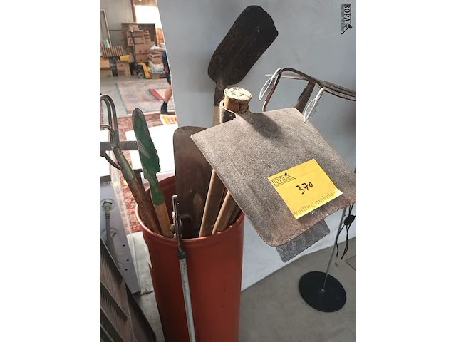 Lot 370 - tuingereedschap. 11 stuks - afbeelding 1 van  4