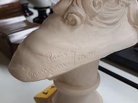 Lot 371 - buste jonge vrouw in ivorine - afbeelding 5 van  6