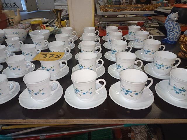 Lot 372 - servies arcopal myositis. 114 stuks - afbeelding 2 van  6