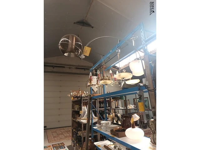Lot 372 - vintage hangbooglamp - afbeelding 1 van  6
