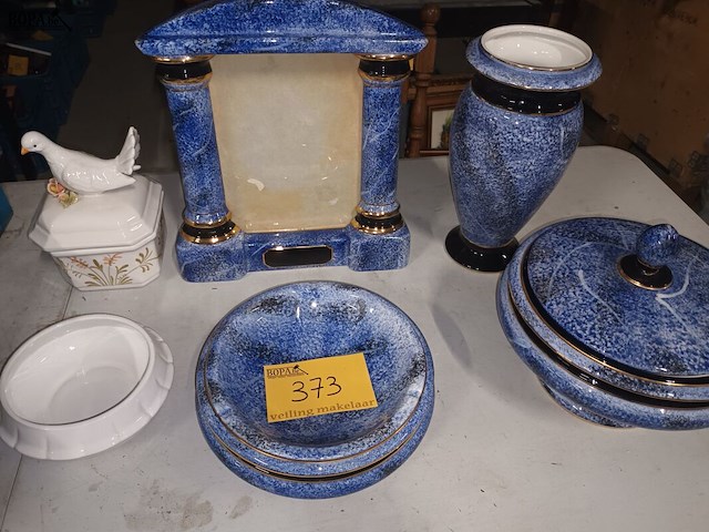 Lot 373 - decoratie. 6 stuks - afbeelding 1 van  5