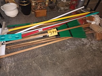 Lot 374 - poetsmateriaal. 15 stuks - afbeelding 1 van  3