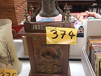 Lot 374 - tafelklok - afbeelding 1 van  3