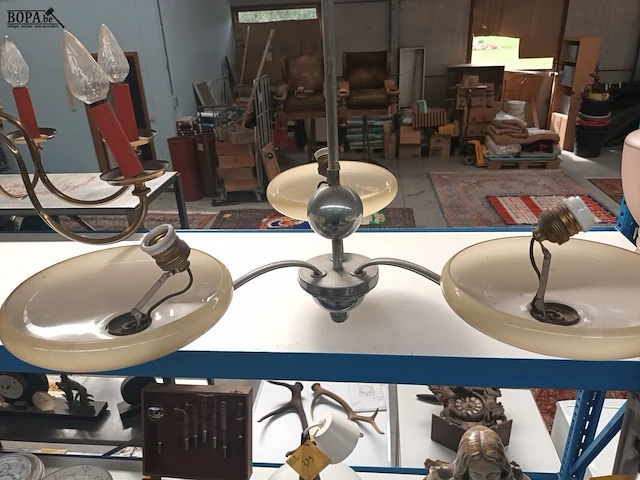 Lot 375 - art deco luchter - afbeelding 1 van  4