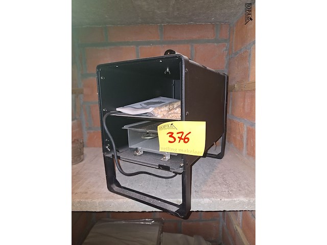 Lot 376 - elektrische rookoven - afbeelding 1 van  3