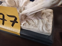 Lot 377 - beeld ruiter te paard - afbeelding 3 van  3