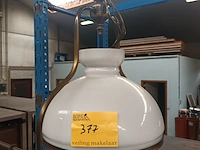 Lot 377 - opaline luchter