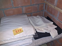 Lot 377 - tafellinnen - afbeelding 1 van  3