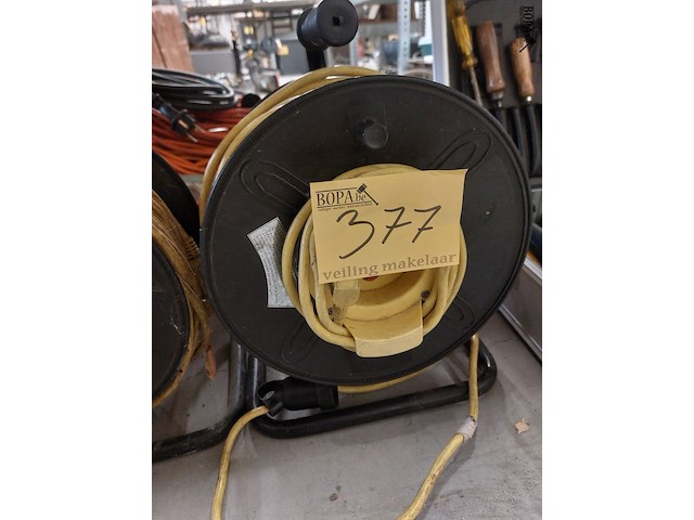 Lot 377 - verlengkabel op rol - afbeelding 1 van  1