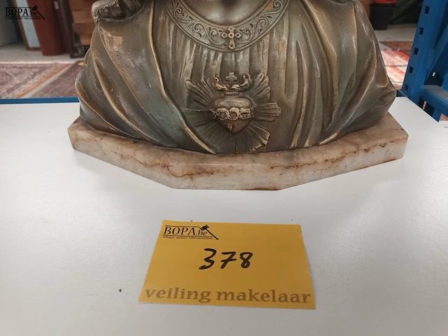 Lot 378 - christusbeeld op marmeren voet - afbeelding 2 van  6