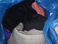 Lot 379 - lot kledij en linnen - afbeelding 3 van  5