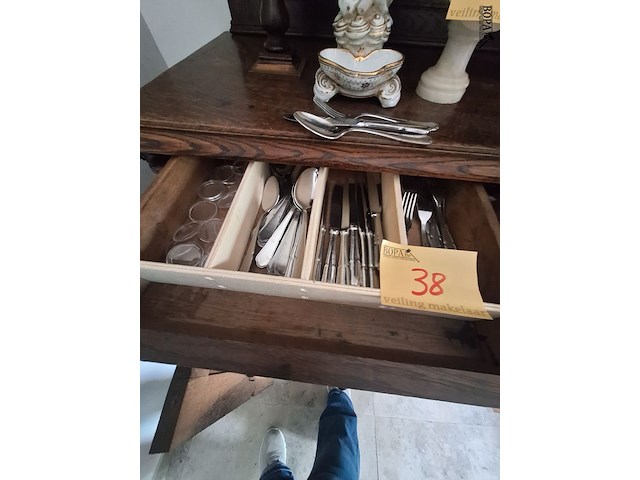 Lot 38 - bestek. inhoud lade - afbeelding 1 van  3