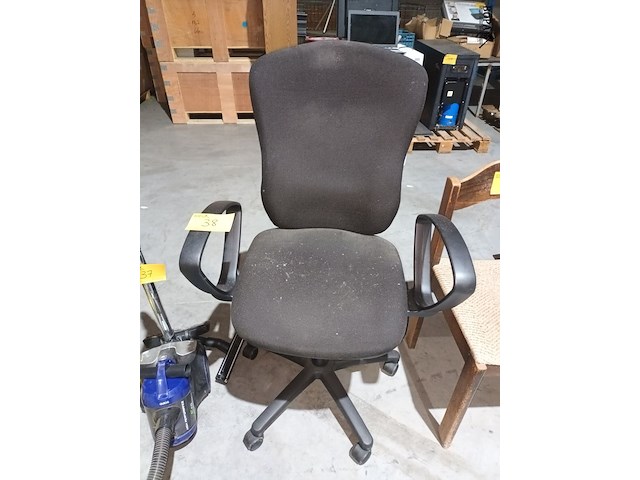 Lot 38 - bureaustoel - afbeelding 1 van  3