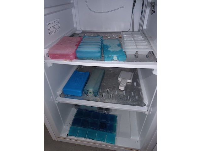 Lot 38 - diepvriezer beko - afbeelding 3 van  4