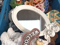 Lot 38 - diverse decoratie. 5 bakken - afbeelding 2 van  7