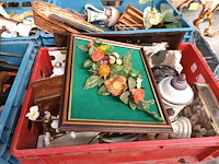Lot 38 - diverse decoratie. 5 bakken - afbeelding 4 van  7