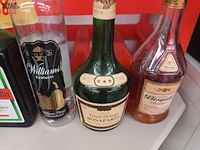 Lot 38 - dranken en wijnrek - afbeelding 3 van  4