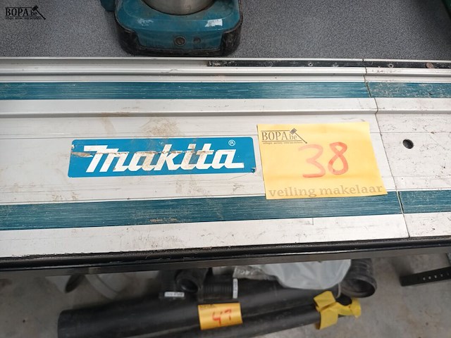 Lot 38 - geleiderail makita - afbeelding 1 van  3