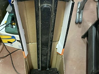 Lot 38 - heggenschaar black & decker 45cm met lithium batterij - afbeelding 3 van  4