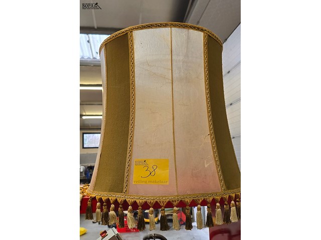 Lot 38 - lampekappen 2 stuks - afbeelding 2 van  3