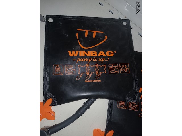 Lot 38 - montage kussen winbag. 2 stuks - afbeelding 3 van  3