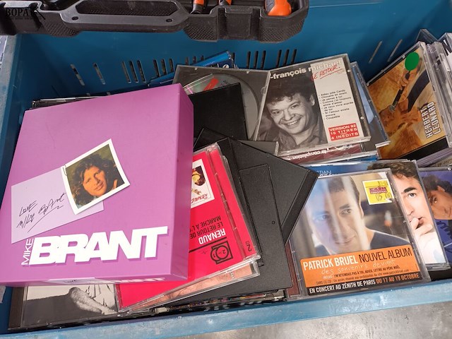 Lot 38 - muziek cd’s. 2 bakken - afbeelding 3 van  4