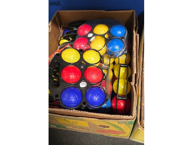Lot 38 - petanque sets nieuw 13 stuks - afbeelding 1 van  2