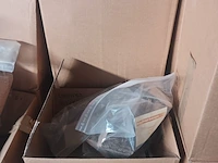 Lot 38 - rookhout chunks olijf 1 kg. 18 stuks