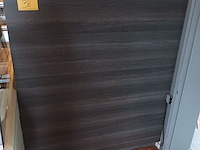 Lot 38 - scheidingswandkast - afbeelding 1 van  4