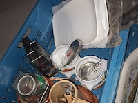 Lot 38 - servies en keukengerei. 3 bakken - afbeelding 5 van  6