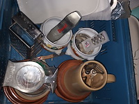 Lot 38 - servies en keukengerei. 3 bakken - afbeelding 6 van  6