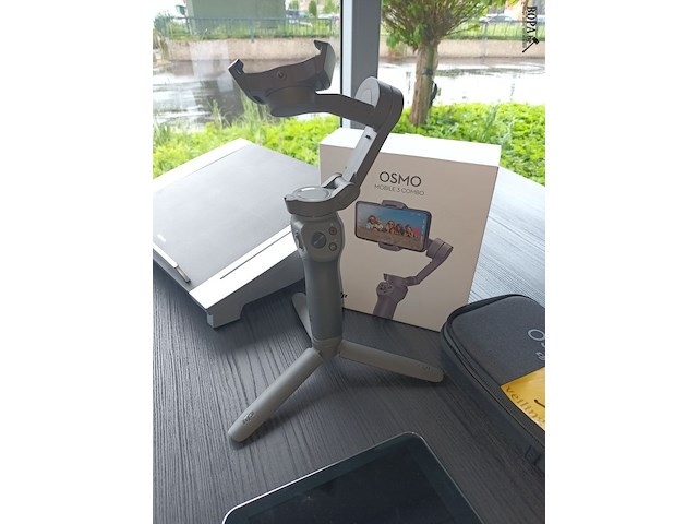 Lot 38 - tablet, gimbal en laptopstandaard - afbeelding 5 van  6