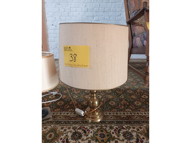 Lot 38 - tafellamp. 3 stuks - afbeelding 2 van  3