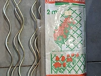 Lot 38 - tomatenspiralen 5 stuks en groen uitrekbaar tuinspalier van - afbeelding 2 van  2