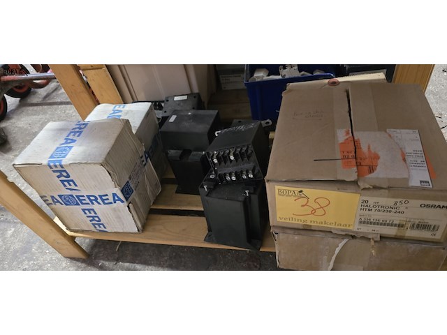 Lot 38 - transfo's ong 22 stuks - afbeelding 1 van  3