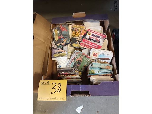 Lot 38 - vintage bierviltjes. 1 doos - afbeelding 1 van  7