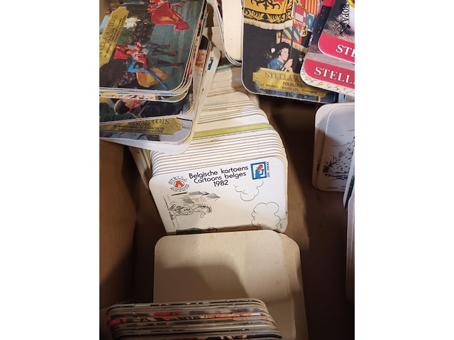 Lot 38 - vintage bierviltjes. 1 doos - afbeelding 6 van  7